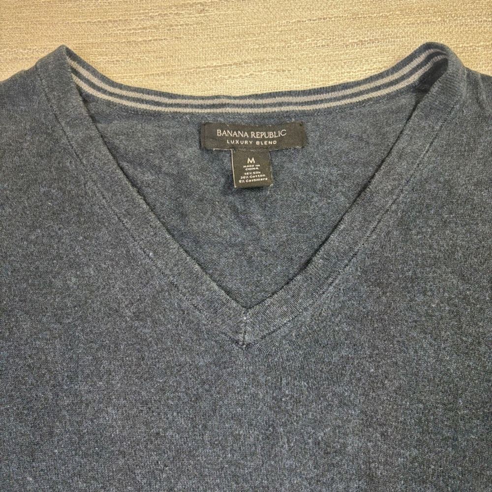 Banana Republic Mens Silk Cashmere Blend V-Neck Sweater Blue Heather Size Medium - Picture 9 of 10